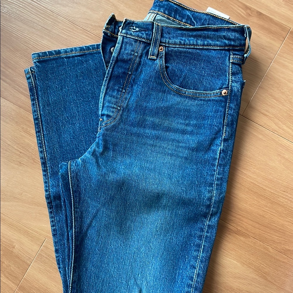501 Levi's Vibrant Blue Denim Jeans